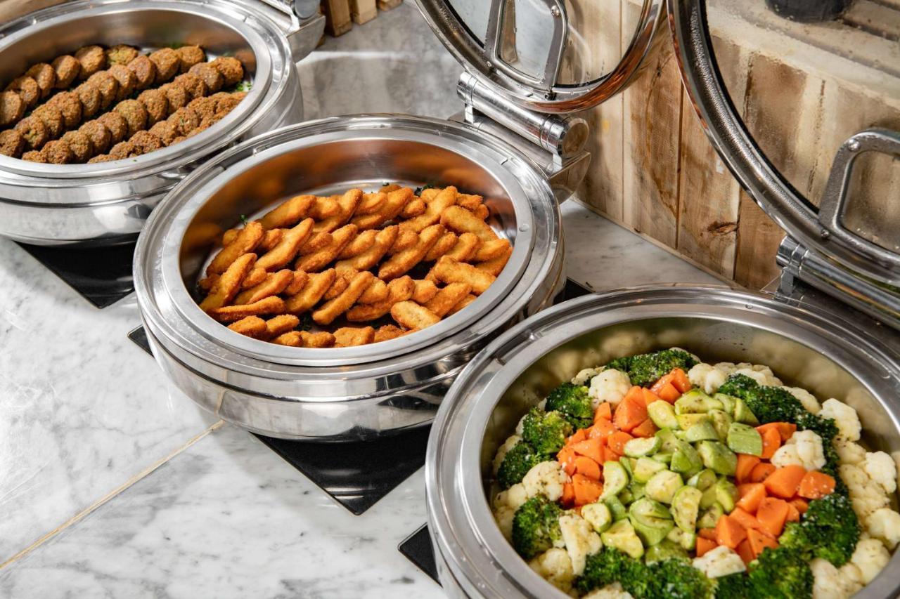 Park Inn By Radisson Makkah Aziziyah Mecca ภายนอก รูปภาพ Buffet at a hotel