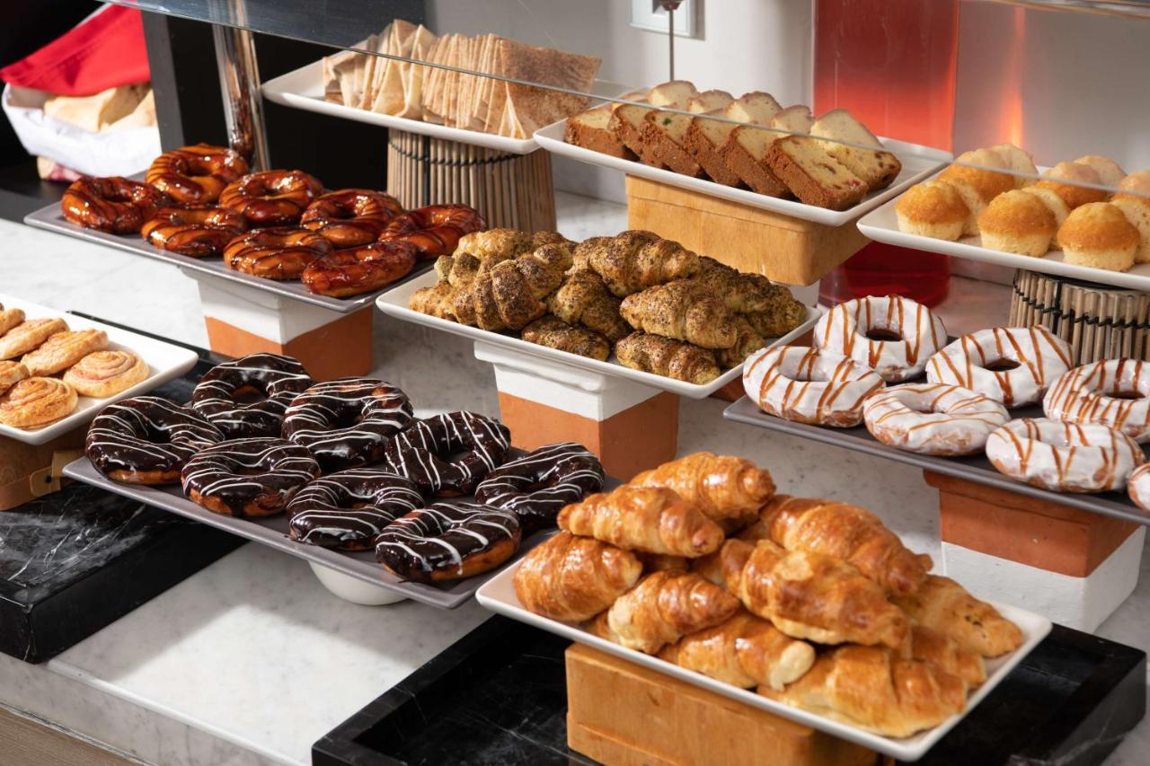 Park Inn By Radisson Makkah Aziziyah Mecca ภายนอก รูปภาพ Various types of pastry