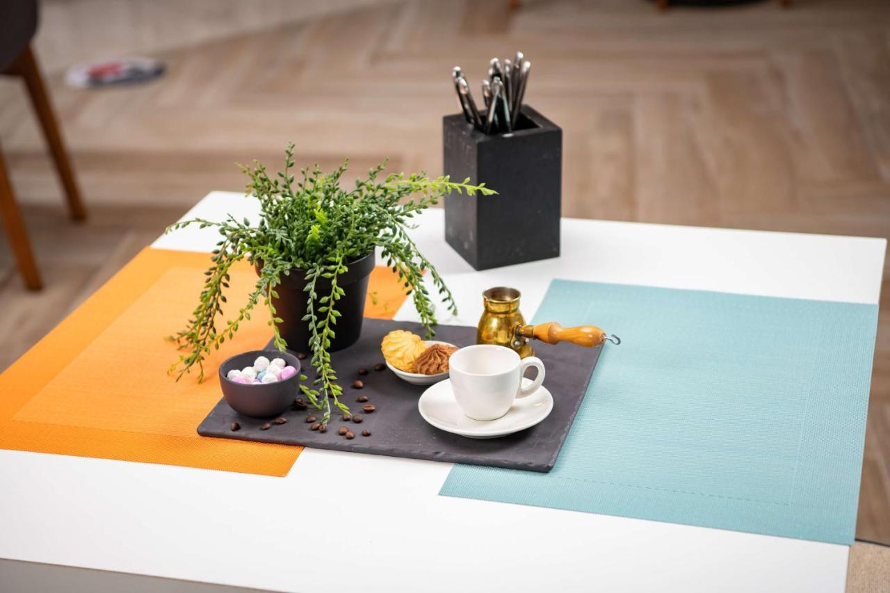 Park Inn By Radisson Makkah Aziziyah Mecca ภายนอก รูปภาพ A coffee table